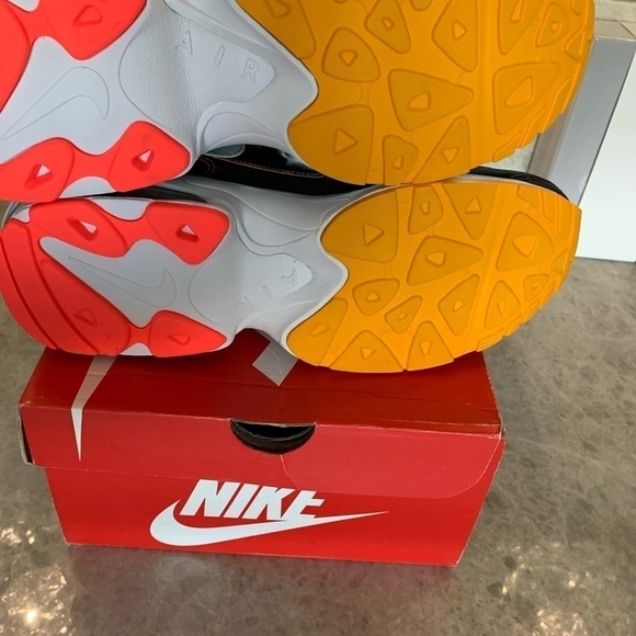 Nike | Air Max2 Light Sneaker - Picture 10 of 11